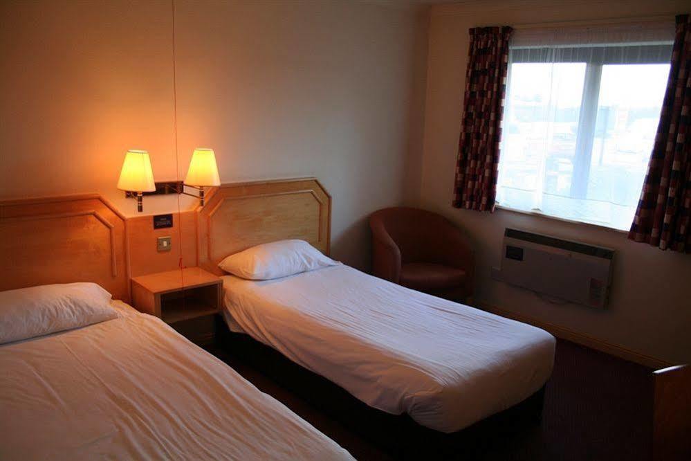 Days Inn Taunton Luaran gambar